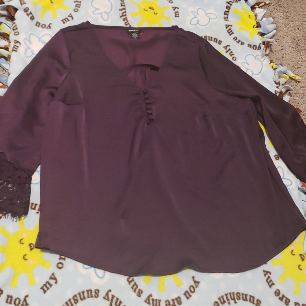 Torrid Women top , blouse, shirt Size 00  used
